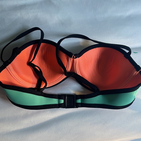 Triangle bikini top. Great condition - Picture 3 of 4